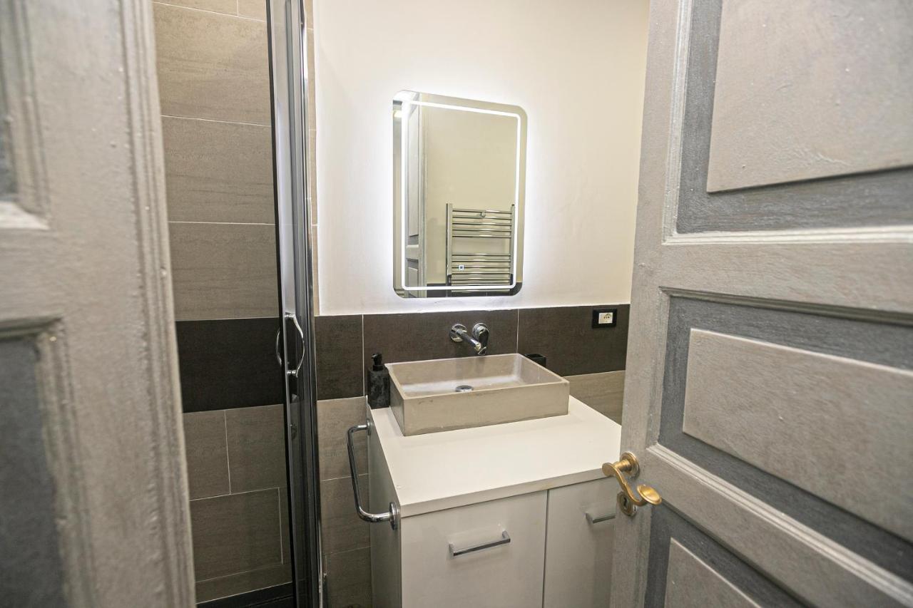 Dimora Patrizia In Centro Appartement Genua Buitenkant foto